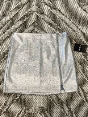 Forever 21 Silver Metallic Mini Skirt with Front Zip Accent